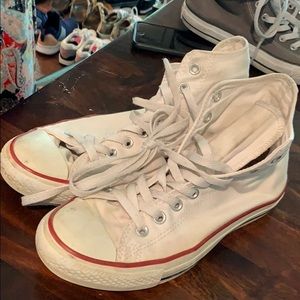 White converse women